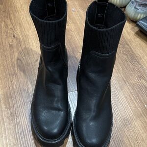 Dolce Vita Black Ankle Boots with Ribbed Cuff